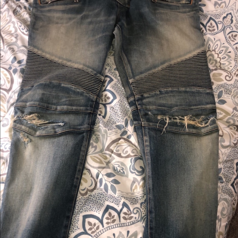 Balmain - Picture 3 of 4